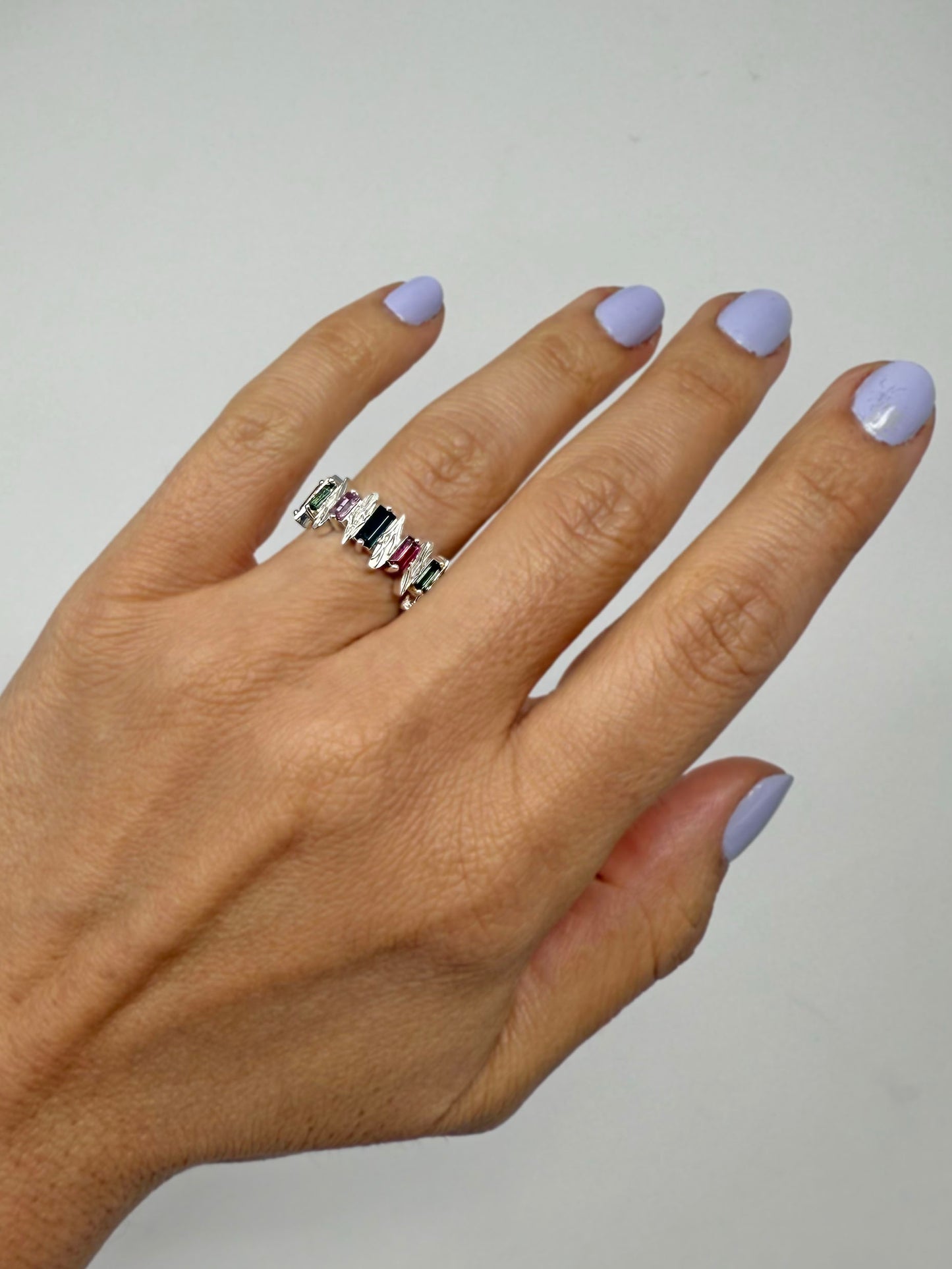 Anillo Alas y turmalinas