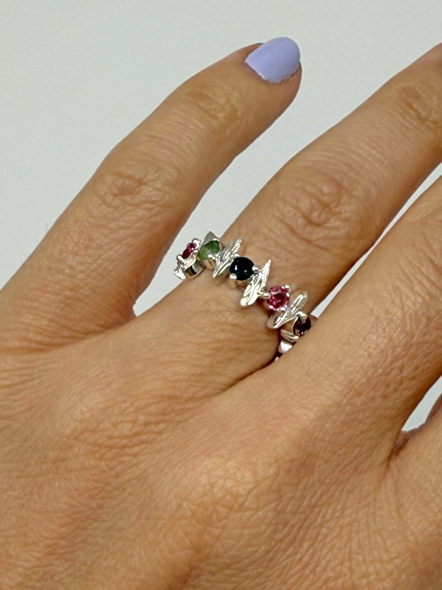 Anillo Alas y turmalinas