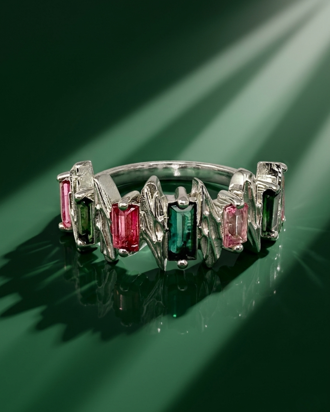 Anillo Alas y turmalinas