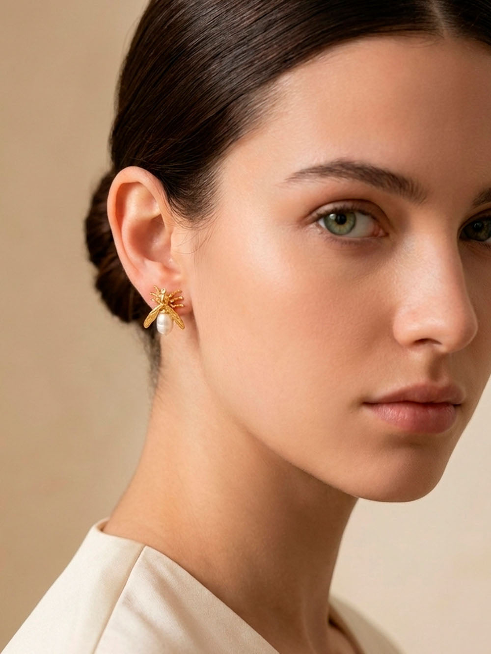 Aretes topo mini hormiga perla