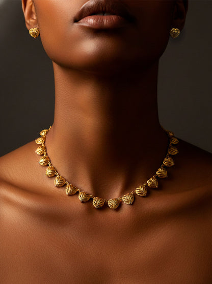 Hearts and zircons necklace